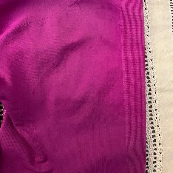 Lululemon Zone In Crop Ultra Violet size 6 rare
